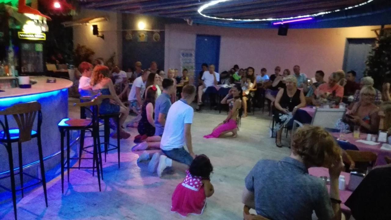 Happy Apart Hotel Kusadası Exteriör bild