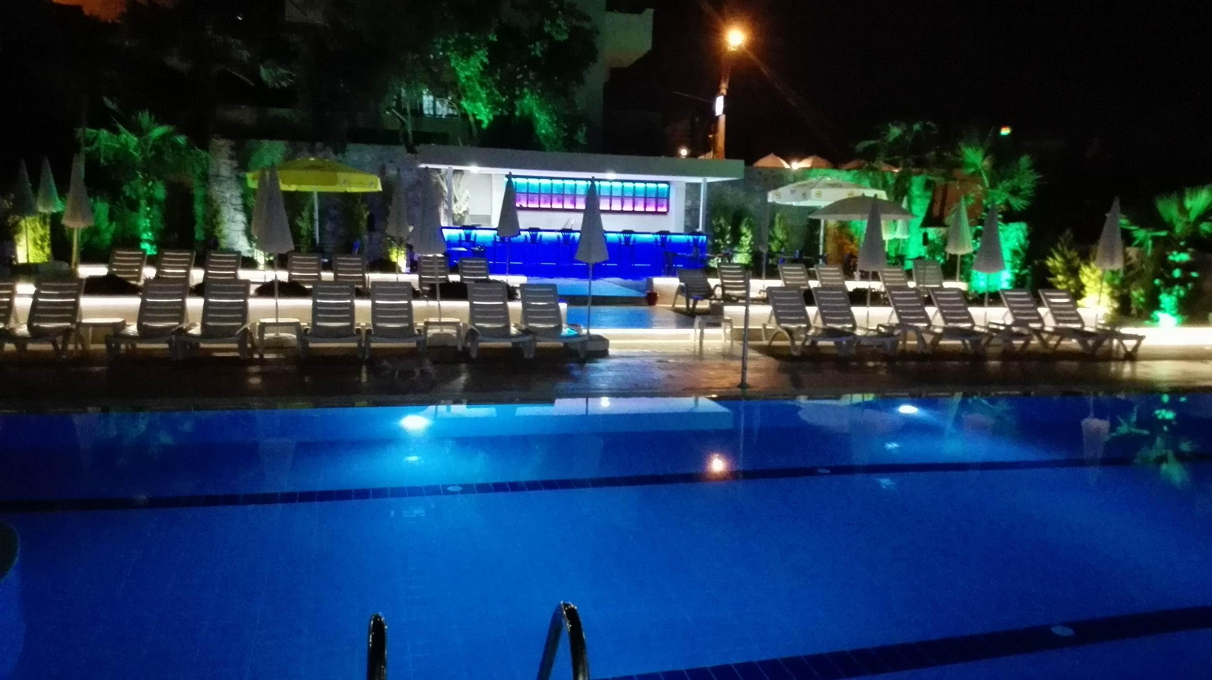 Happy Apart Hotel Kusadası Exteriör bild